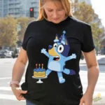 Bluey con Gorro de Fiesta y Pastel de Cumpleaños - Vector Sublimación