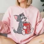 Gato Tom de Tom y Jerry tomando Refresco de Lata - Vector Clásico