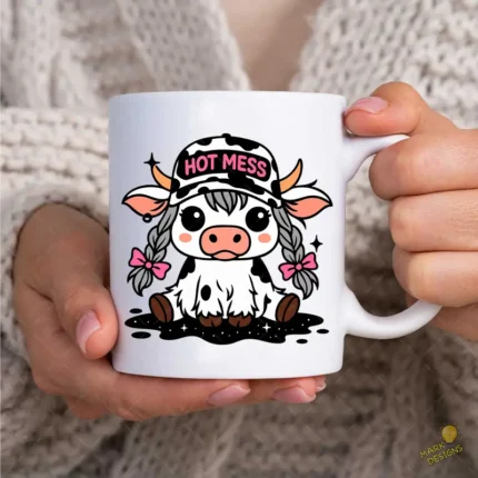 Hot Mess SVG - Vaca Highland con Trenzas y Gorra para Cricut