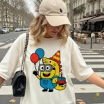 Minion con Disfraz de Dinosaurio, Globos y Pastel para Cumpleaños - Vector