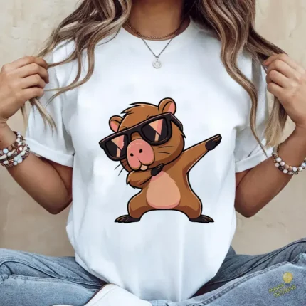 Vector Carpincho Capybara haciendo el Paso Dab con Gafas para Sublimación