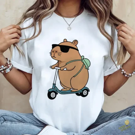 Vector Gratis Carpincho Capybara con Gafas en Monopatín para Sublimación