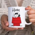 Vector Snoopy Joe Cool en Casa Roja con Frase Hello para Sublimación