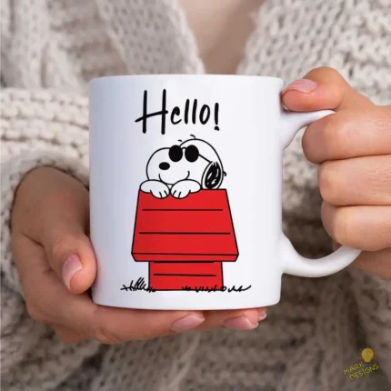 Vector Snoopy Joe Cool en Casa Roja con Frase Hello para Sublimación