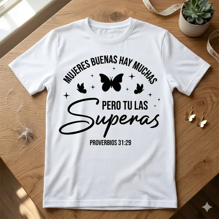 Diseño vectorial de Proverbios 31:29 Mujeres buenas hay muchas en bolsa tote con mariposas