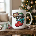 Diseño PNG Navideño Mapache Merry Whatever para Sublimación y DTF